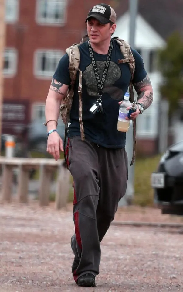 Tom Hardy berhasil gagalkan aksi pencuri sepeda motor © via The Sun