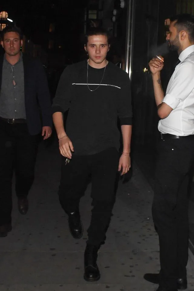 Brooklyn Beckham temani Justin party © thesun.co.uk