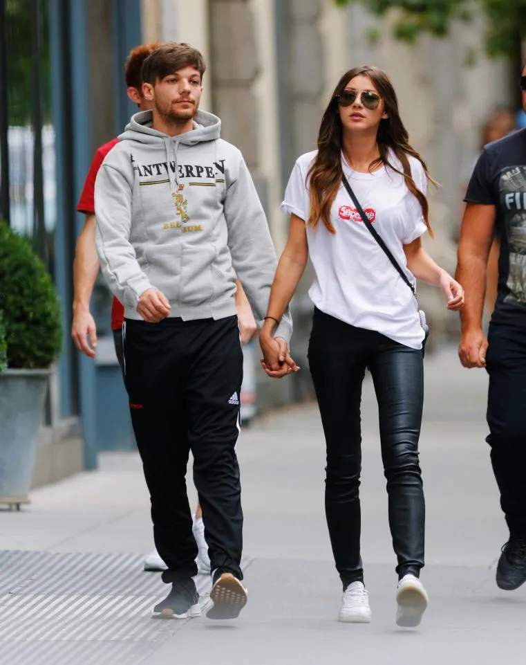 Louis dan Eleanor tertangap kamera bareng © via The Sun