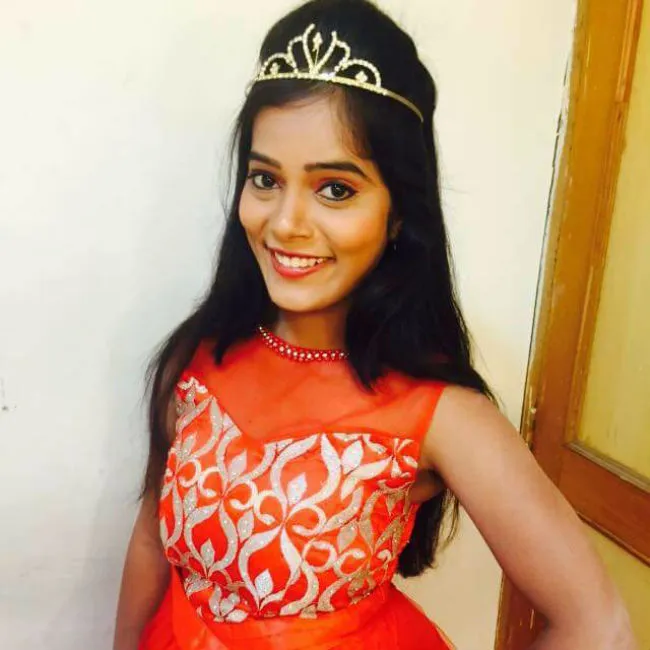 Nirosha ditemukan tewas gantung diri di hotel ©telugucinema.com