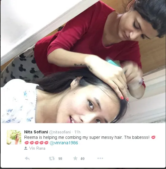 Ini dia momen Reema saat menyisir rambut Nita © Twitter.com/nitasofiani