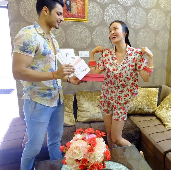 Nita diberi hadiah piyama cantik dari Vin © Instagram.com/nitasofiani