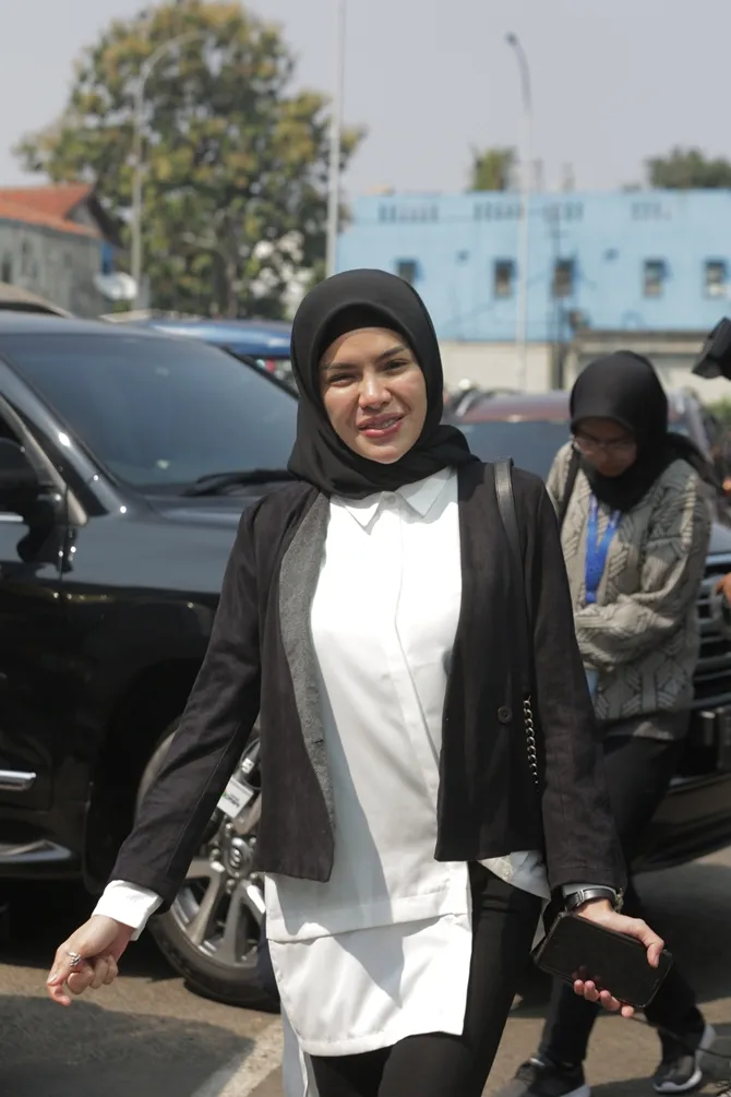 Nikita Mirzani kenang masa indah bersama sang suami© KapanLagi.com/Budy Santoso