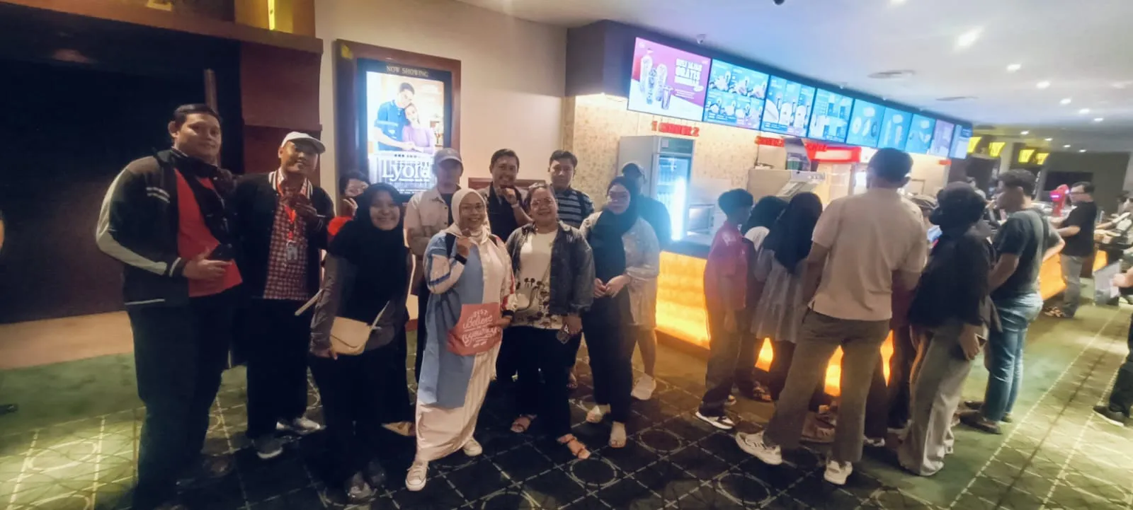 Movieverse yang ikut nobar di Surabaya.