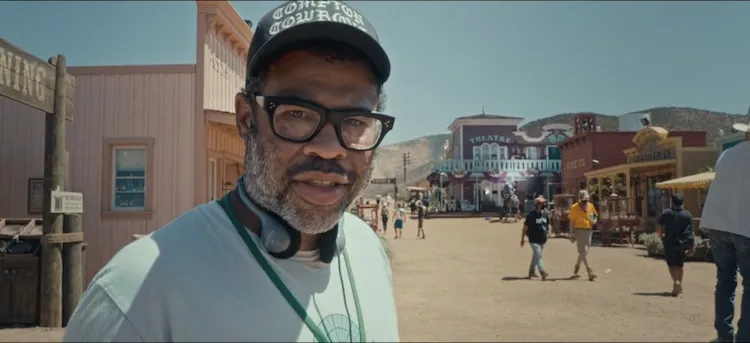 Syuting banyak di lokasi outdoor dan pakai kamera IMAX, Jordan Peele merasa ia menjadi sutradara sepenuhnya. 