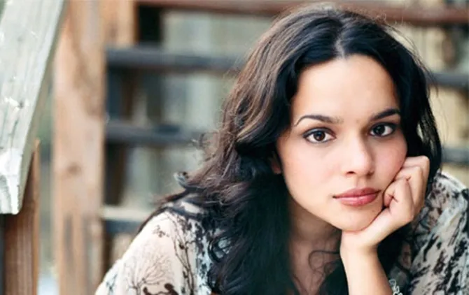 Norah Jones rilis lagu baru (credit : KapanLagi.com)