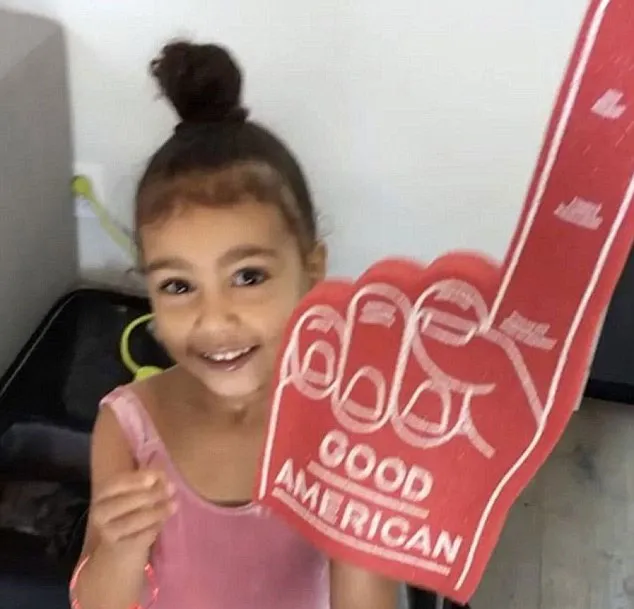 North West terlihat makin cute © Instagram.com/khloekardashian