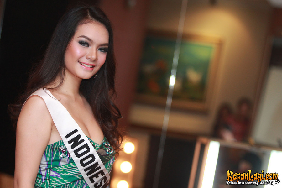 novia indriani kenakan pakaian khas di miss grand international