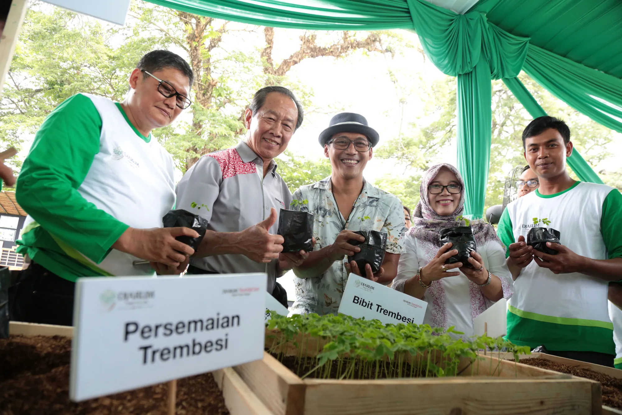 Nugie ajarkan cara-cara sederhana agar anak peduli dengan lingkungan © KapanLagi.com/Muhammad Akrom Sukarya
