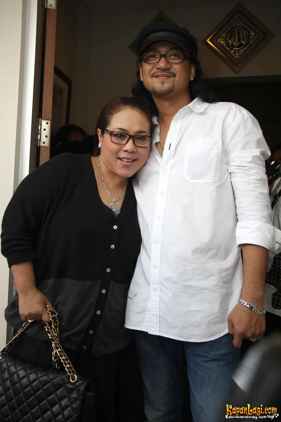Di dalam tubuh Nunung ada miom dan kista yang harus diangkat.