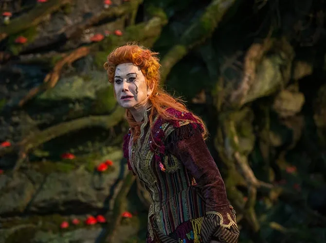 Mother Ginger yang menguasai dunia keempat. (Credit: Disney)