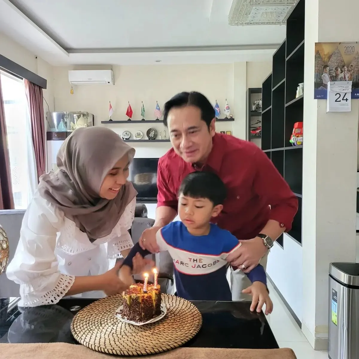 instagram.com/nyaisarni2