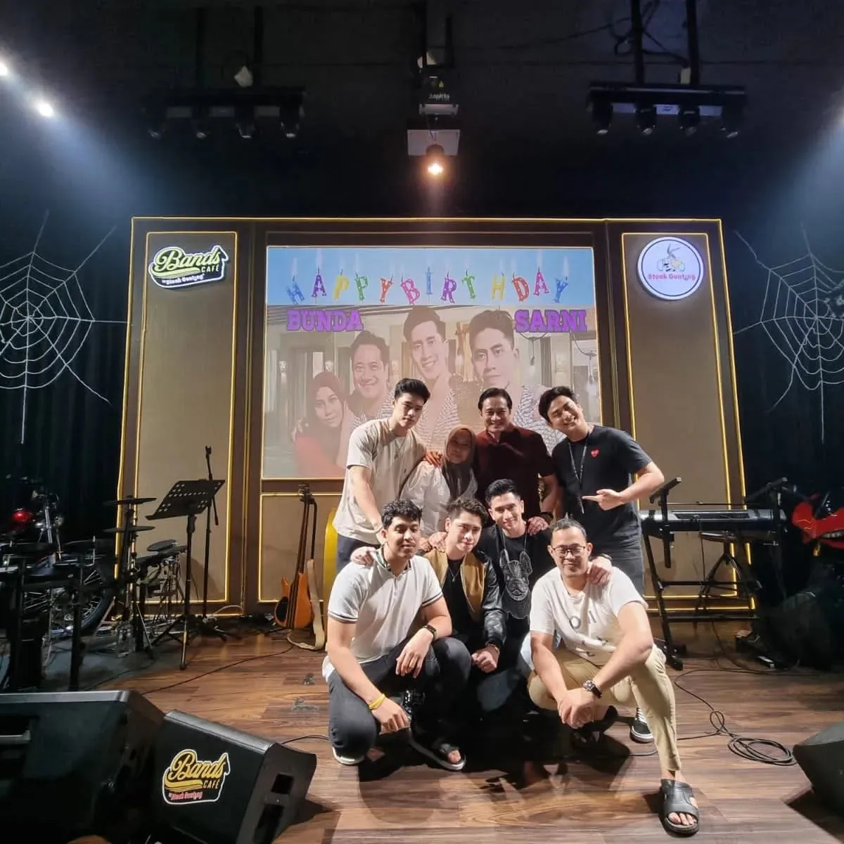 instagram.com/nyaisarni2