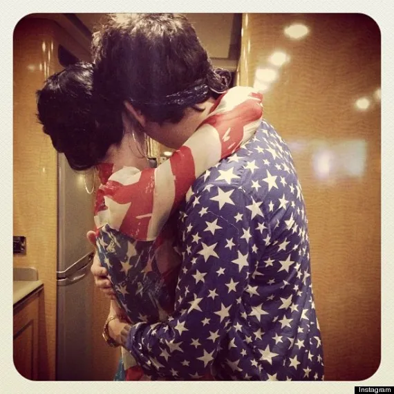 Seperti inikah rupa John Mayer dari belakang? @Instagram/KatyPerry