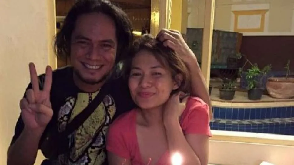 Kemesraan Dea dan Roy yang tampaknya tinggal kenangan