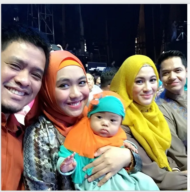 Oki Setiana Dewi berniat mengajak sang anak untuk salat tarawih di masjid. ©instagram Oki Setiana Dewi