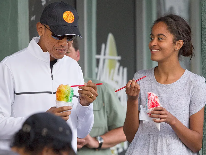 Terlalu sayang, Obama tak mau beri pidato di kelulusan Malia/©Jacquelyn Martin/AP via people.com
