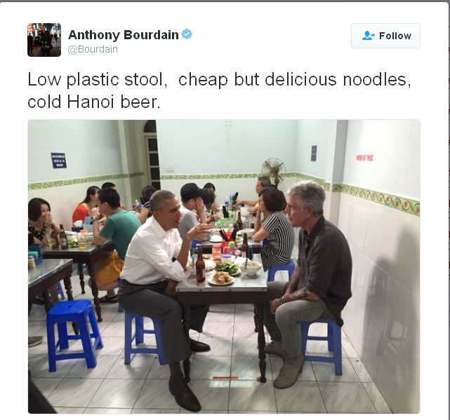 Kunjungi Vietnam Barack Obama Dinner di Warung Pinggir 