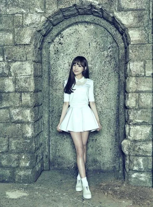 JinE mengaku diet berlebihan hingga menderita anoreksia serta radang saluran pencernaan. © allkpop.com