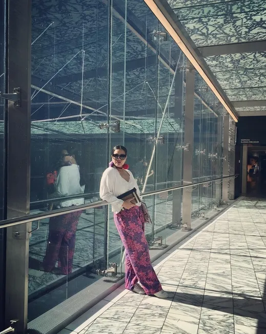 Okky Lukman sering tampil stylish dengan busana yang ia kenakan. /©instagram.com/oq_lukman