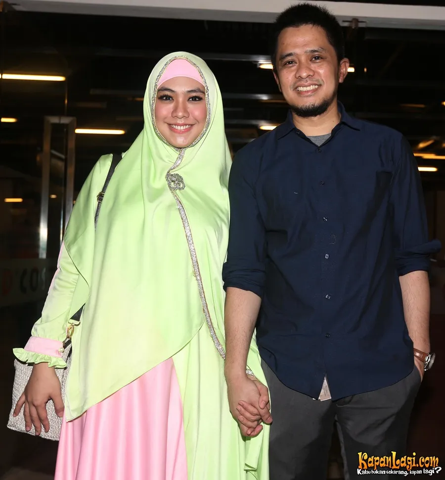 Meski buah hatinya baru berusia 6 bulan, Oki Setiana Dewi sudah hamil lagi. ©KapanLagi.com®/Budy Santoso