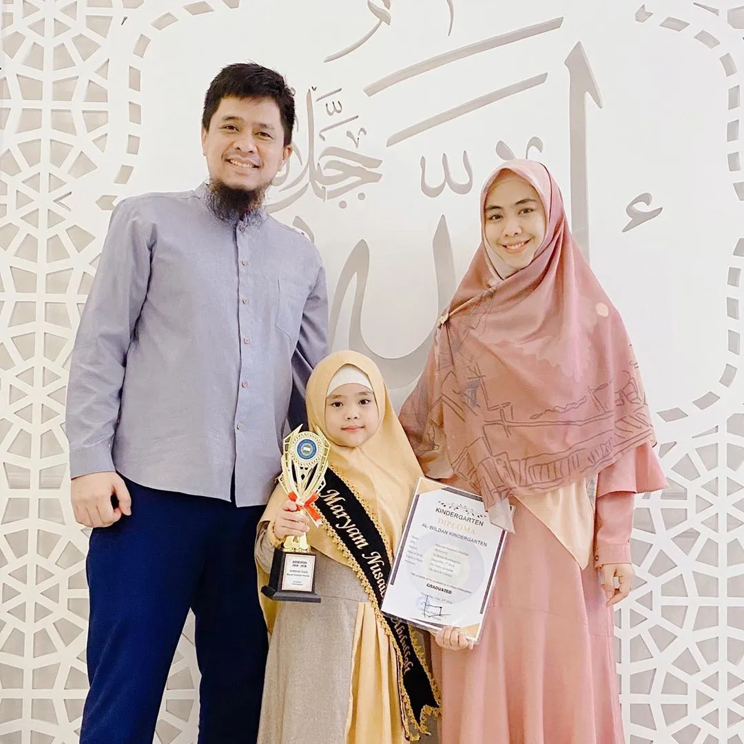 (credit: instagram/okisetianadewi)