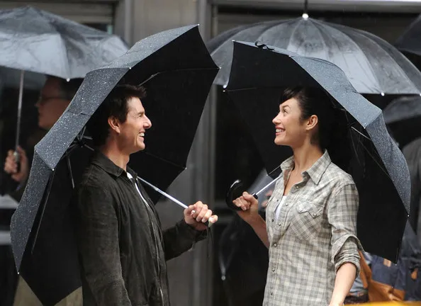 Tom Cruise dan Olga Kurylenko. foto: zimbio.