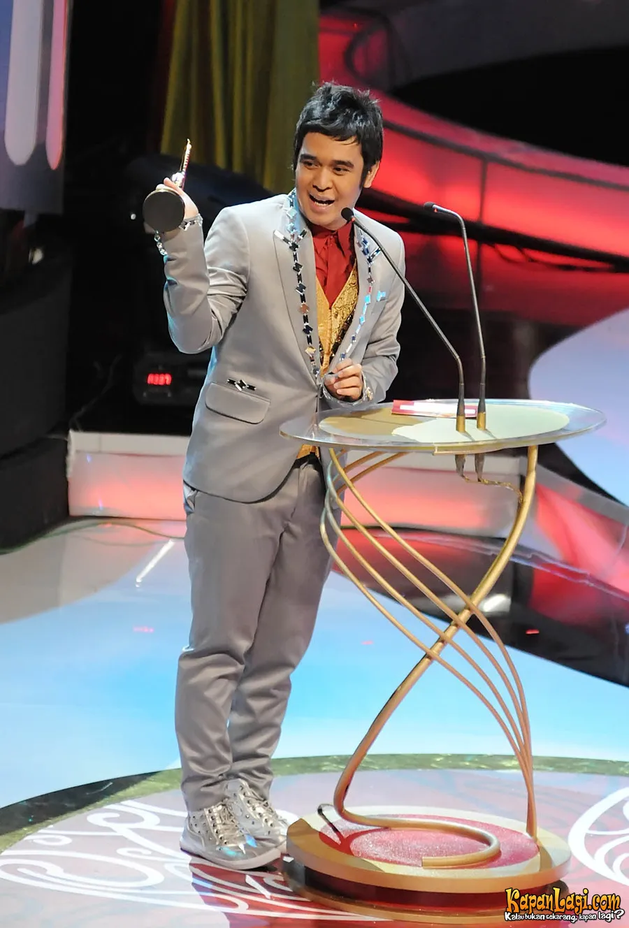 Almarhum Olga Syahputra kembali menang di Panasonic Gobel Awards. ©KapanLagi.com®