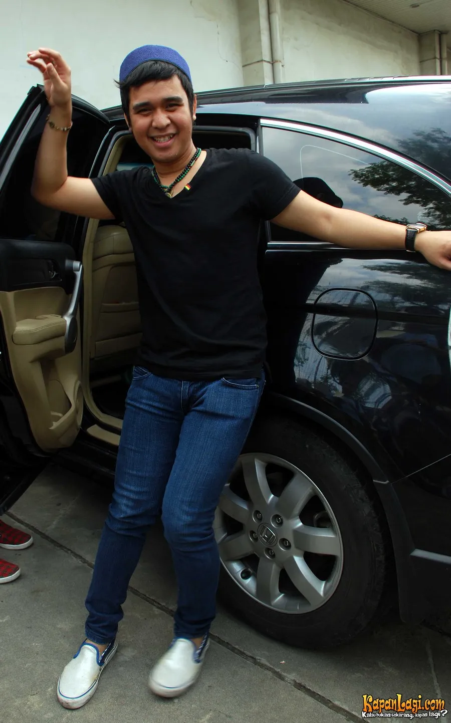 Meski berbulan-bulan menjalani perawatan di luar negeri, keuangan keluarga Olga Syahputra tidak terganggu karena sudah dipersiapkan. ©KapanLagi.com®