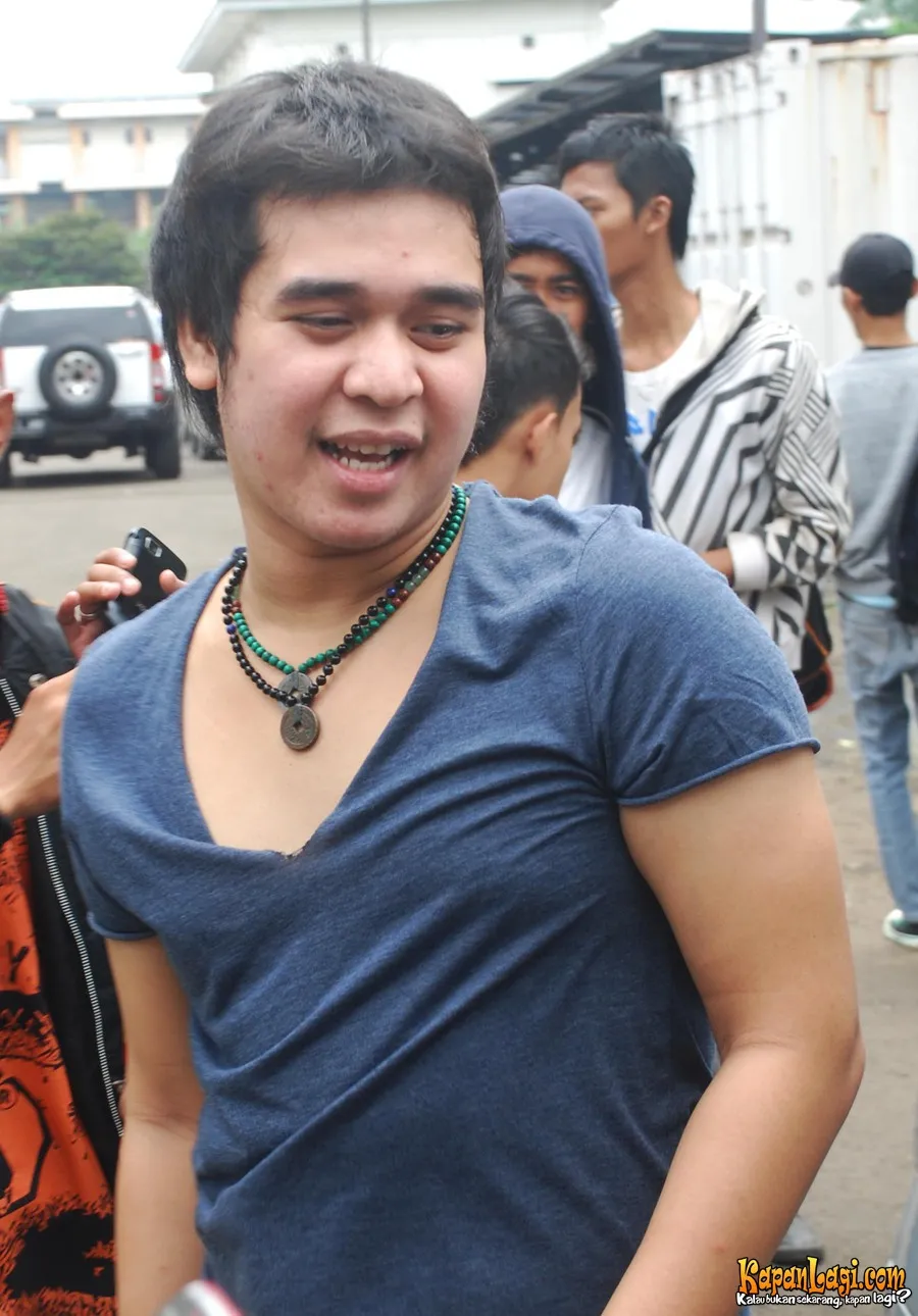 Olga Syahputra akhirnya mengunjungi sahabatnya, Raffi Ahmad yang tengah ditahan.