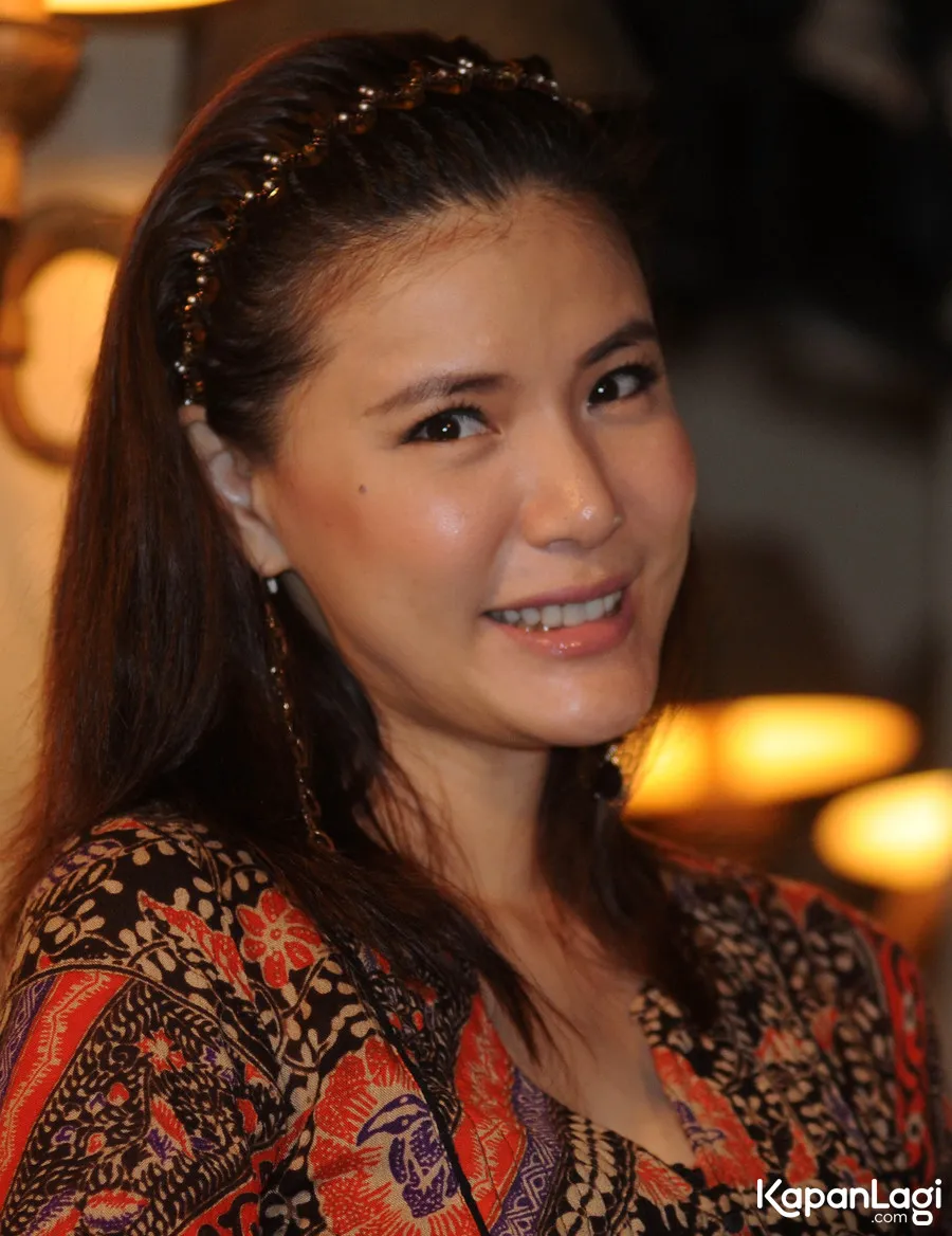Olga Lydia mengaku tak kesepian meski hampir 39 tahun dan belum nikah. ©KapanLagi.com/Bayu Herdianto