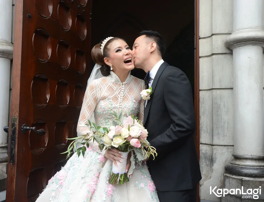 Olga Lydia jatuh hati pada kecerdasan dan kesabaran sang pasangan © KapanLagi.com/Bayu Herdianto