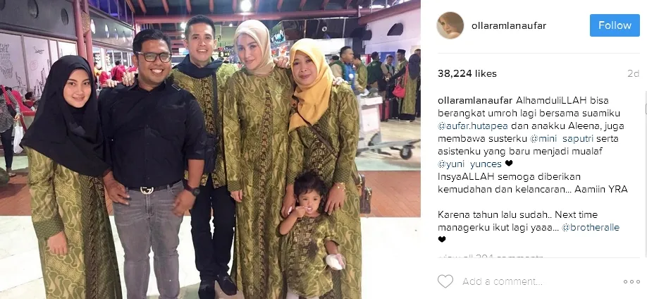 Olla Ramlan ajak Yuni yang baru jadi mualaf untuk berangkat umrah ©instagram/ollaramlanaufar
