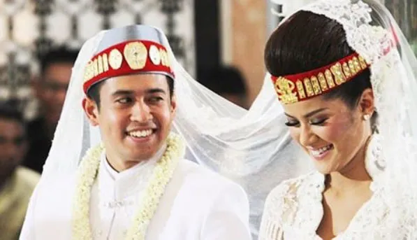 Olla Ramlan rayakan anniversary pernikahan yang ke-4 © Instagram.com/ollaramlanaufar