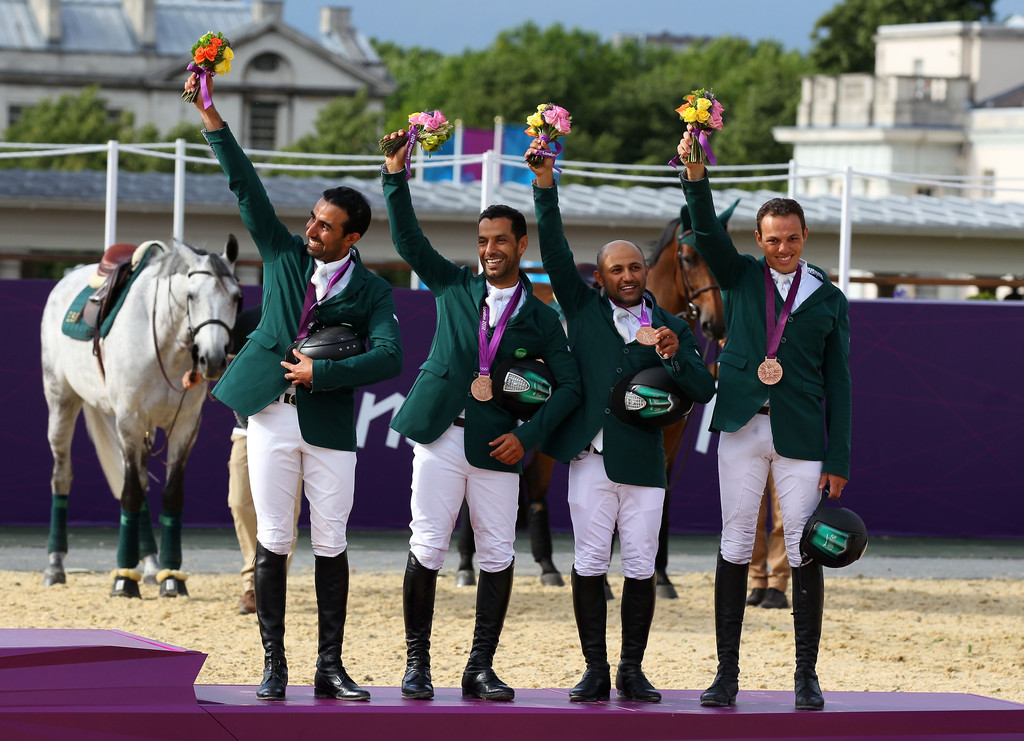 Pangeran Abdullah (kiri), penunggang kuda yang memenangi medali perunggu Olimpiade © Zimbio