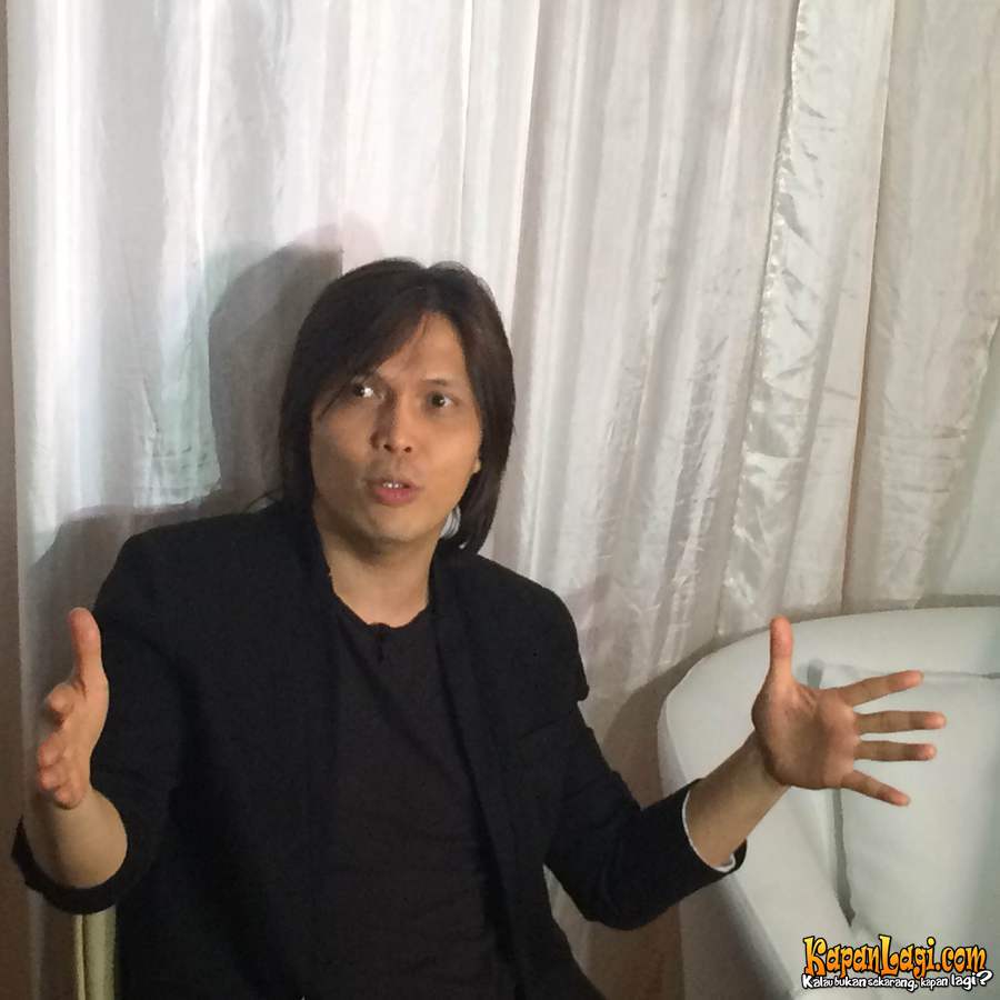 Setiap tahunnya Once selalu ditinggal mudik oleh pembantunya. ©KapanLagi.com®/Adi Abbas Nugroho