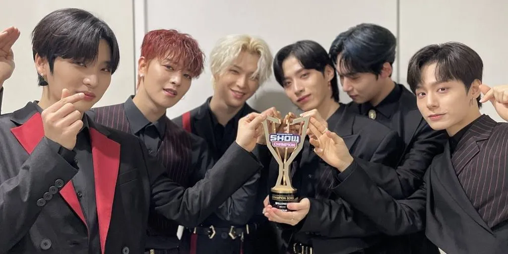 ONEUS - Intro : Who Got The Joker?