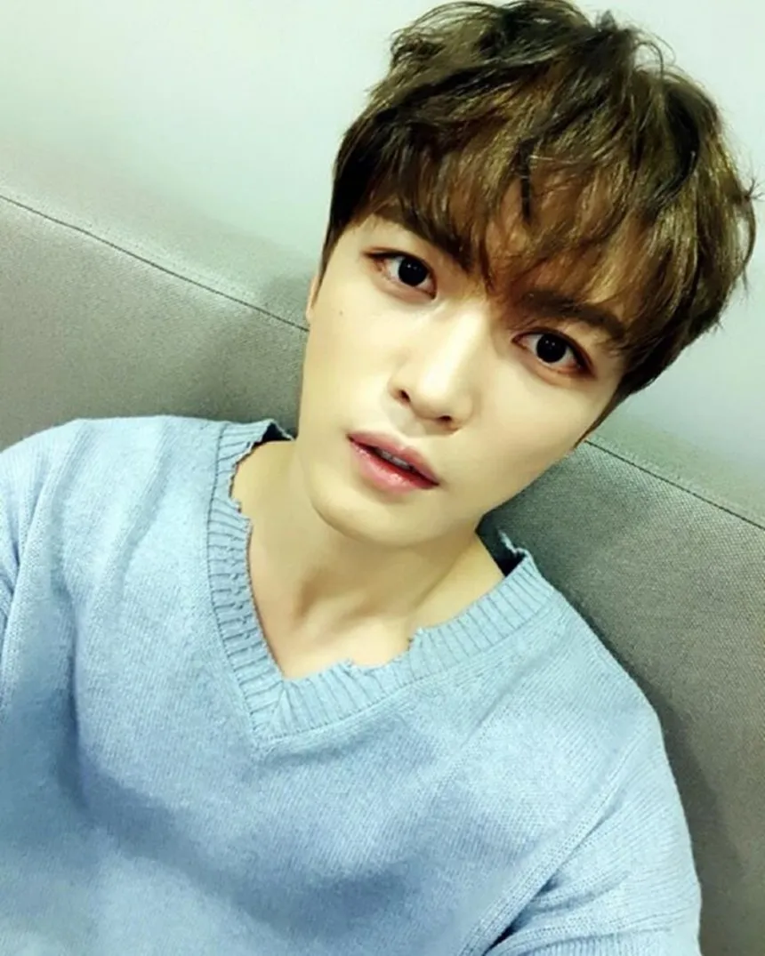 Dokter oplas juga mengaku mustahil membuat mata kliennya mirip Jaejoong. © Koreaboo.com