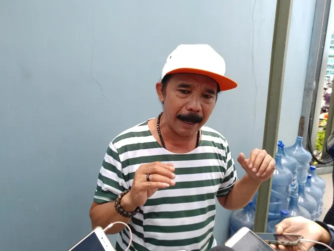 Oppie Kumis sikapi komika yang jadi komedian baru © KapanLagi.com/Akbar Prabowo Triyuwono