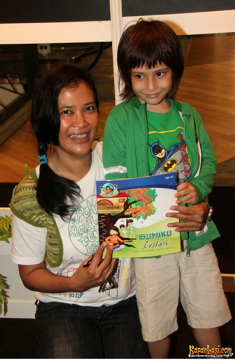 Minimnya lagu anak-anak membuat Oppie Andariesta khawatir dan lantas meluncurkan lagu bertema anak.