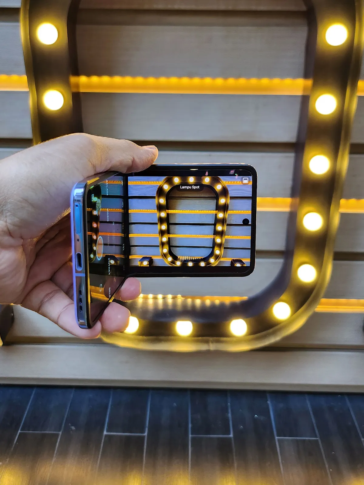 OPPO Find N2 Flip. (c) KapanLagi/Gilar Ramdhani