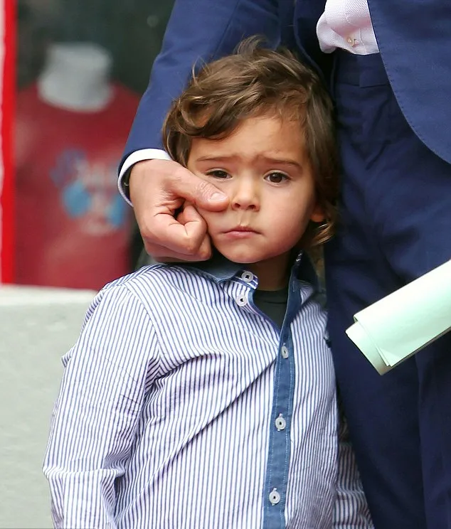 Flynn Bloom yang mulai bosan @ dailymail.co.uk