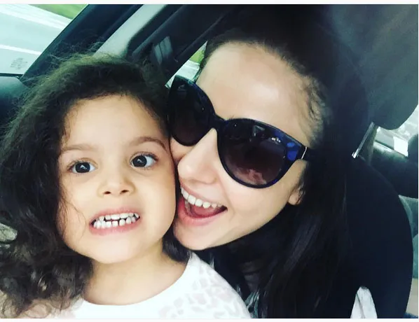 Unyu banget kan keponakan Ozge Gurel ini! © Instagram.com/ozgecangurelofficial