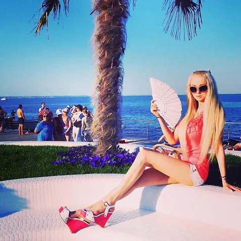 instagram.com/valerialukyanova