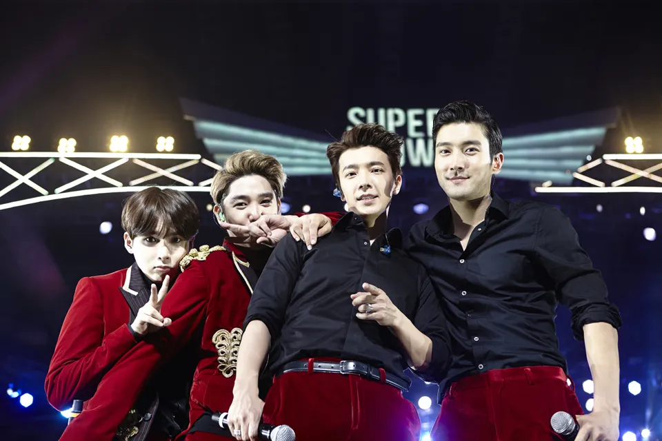 Lebih Dekat Dengan Super Junior