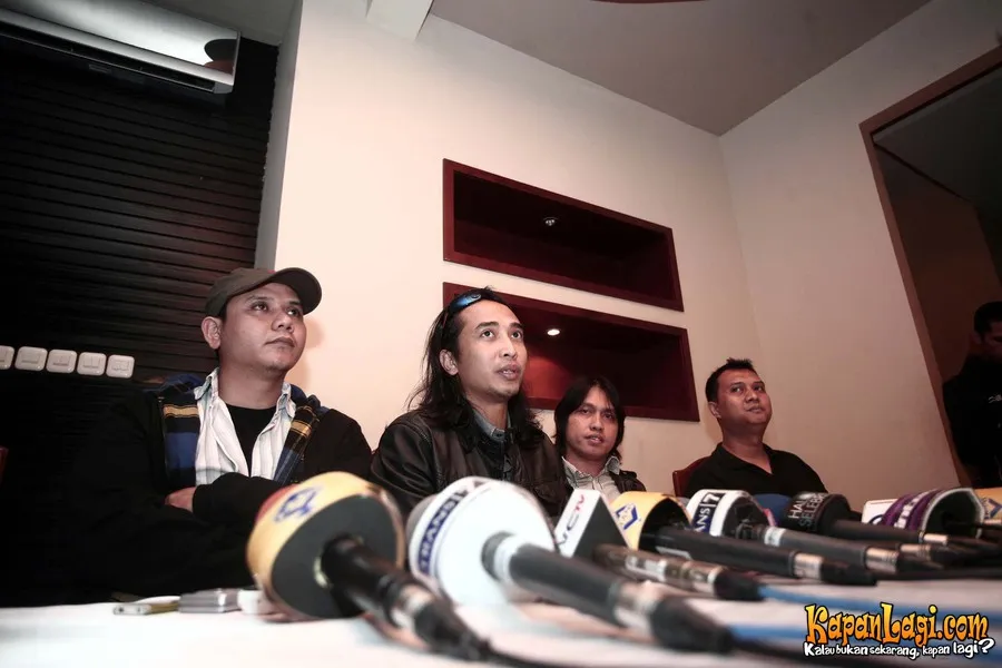 Beredar info dari kepolisian salah seorang personel Padi tertangkap akibat narkoba. ©KapanLagi.com®