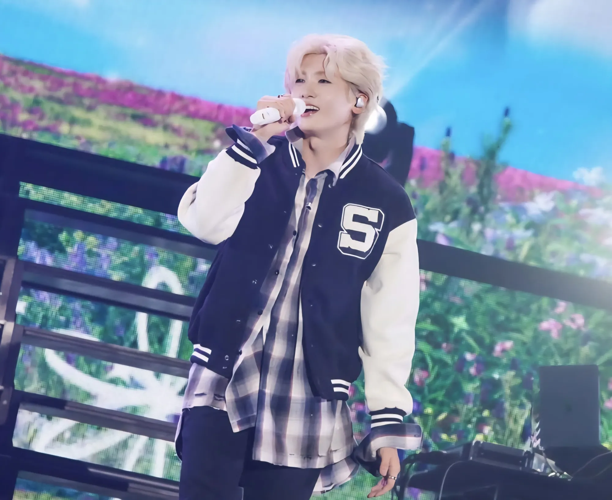 Ilustrasi Park Hyung Sik (Image by @phs1116 on Instagram)