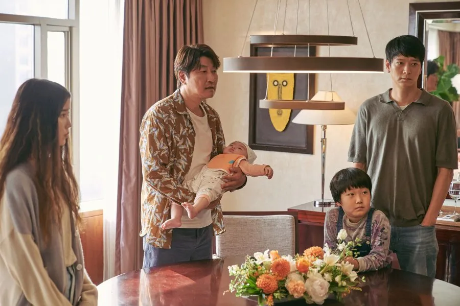 Film Korea Broker (Image by mydramalist)