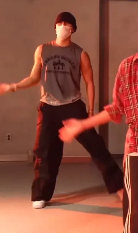 (credit: X/lover_406)