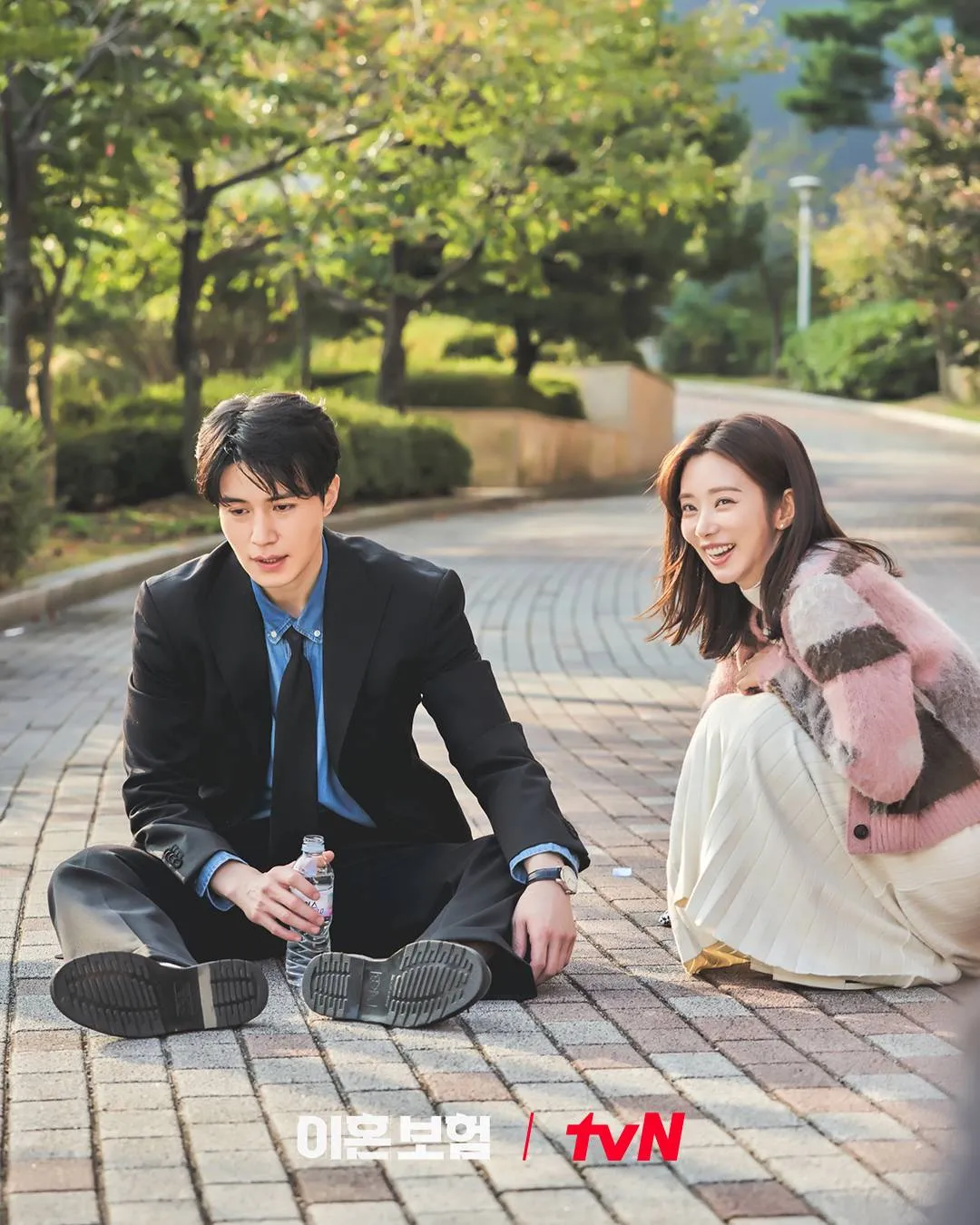 Lee Dong Woo dalam drama korea The Divorce Insurance (cr: KT Studio Genie)
